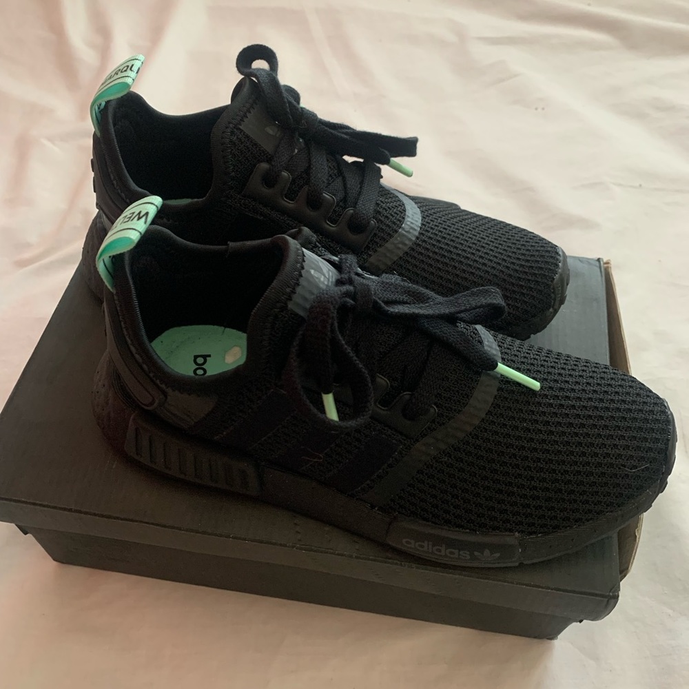 Adidas NMD R1 Mint Glow wmns 5